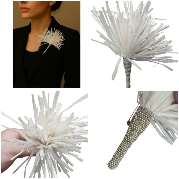 Women's Brooch Aster Flower Voluminous Design Made of White Ribbons with Shimmer - Picture 1 of 10